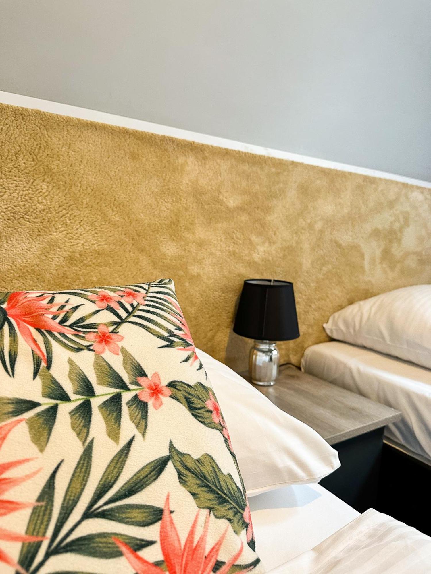 Expolis Residence - City Center Mtp Targi - 24H #Betterthanyourex Poznań Extérieur photo