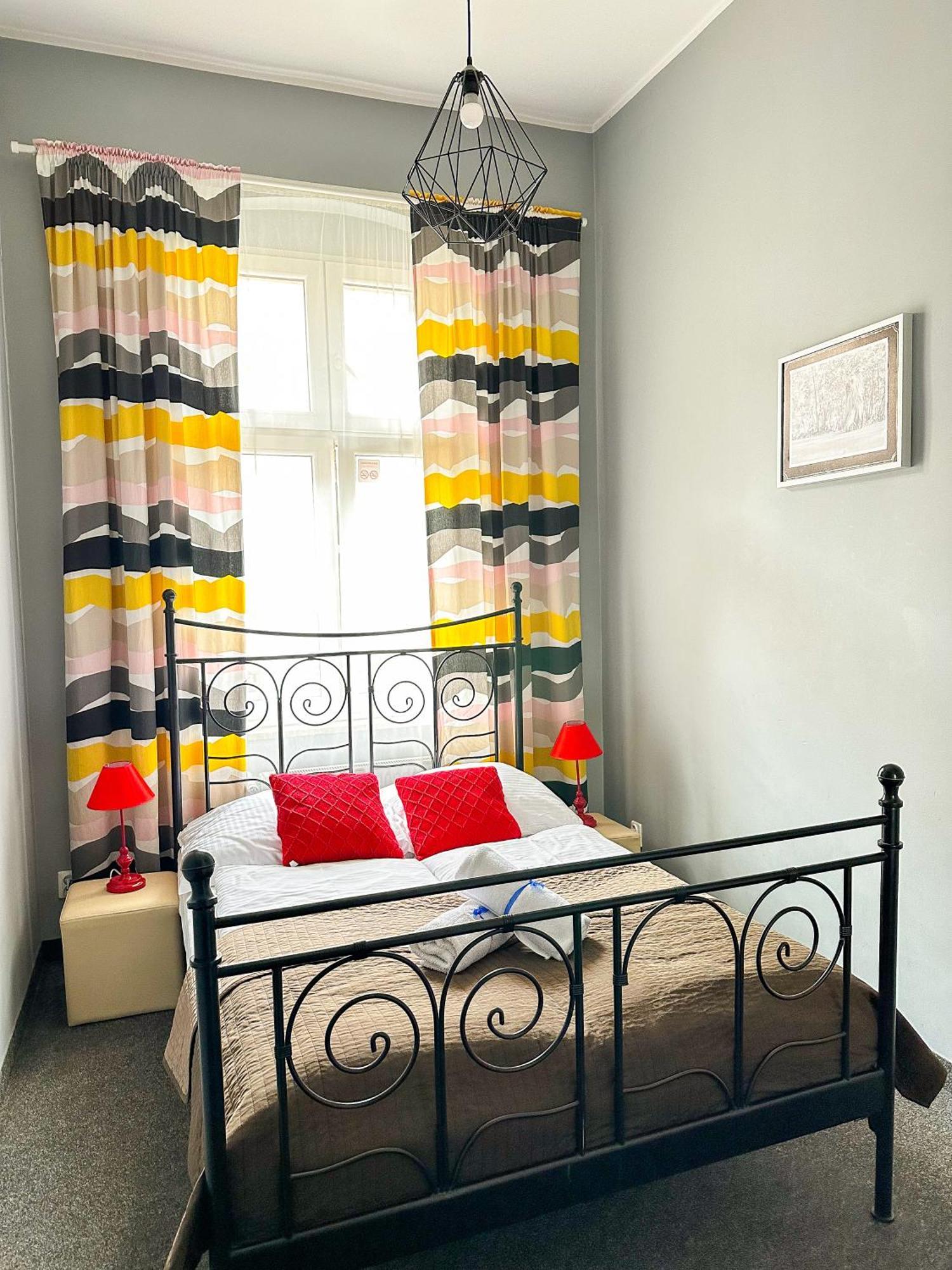 Expolis Residence - City Center Mtp Targi - 24H #Betterthanyourex Poznań Extérieur photo